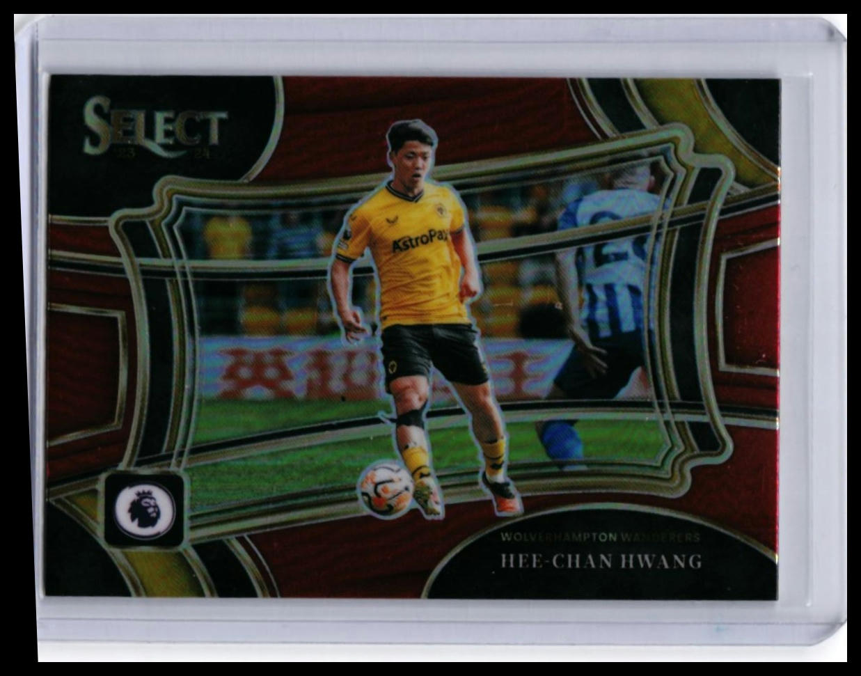 2023-24 Panini Select Premier League Hee-Chan Hwang Field Level #250 Red Prizm Wolves — front