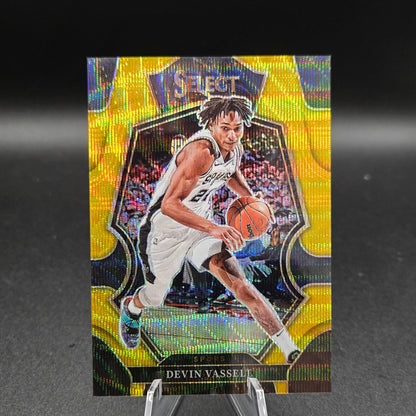 Devin Vassell 2022-23 Panini Select Premier Level Gold Prizm #164 09/10 Spurs NM+